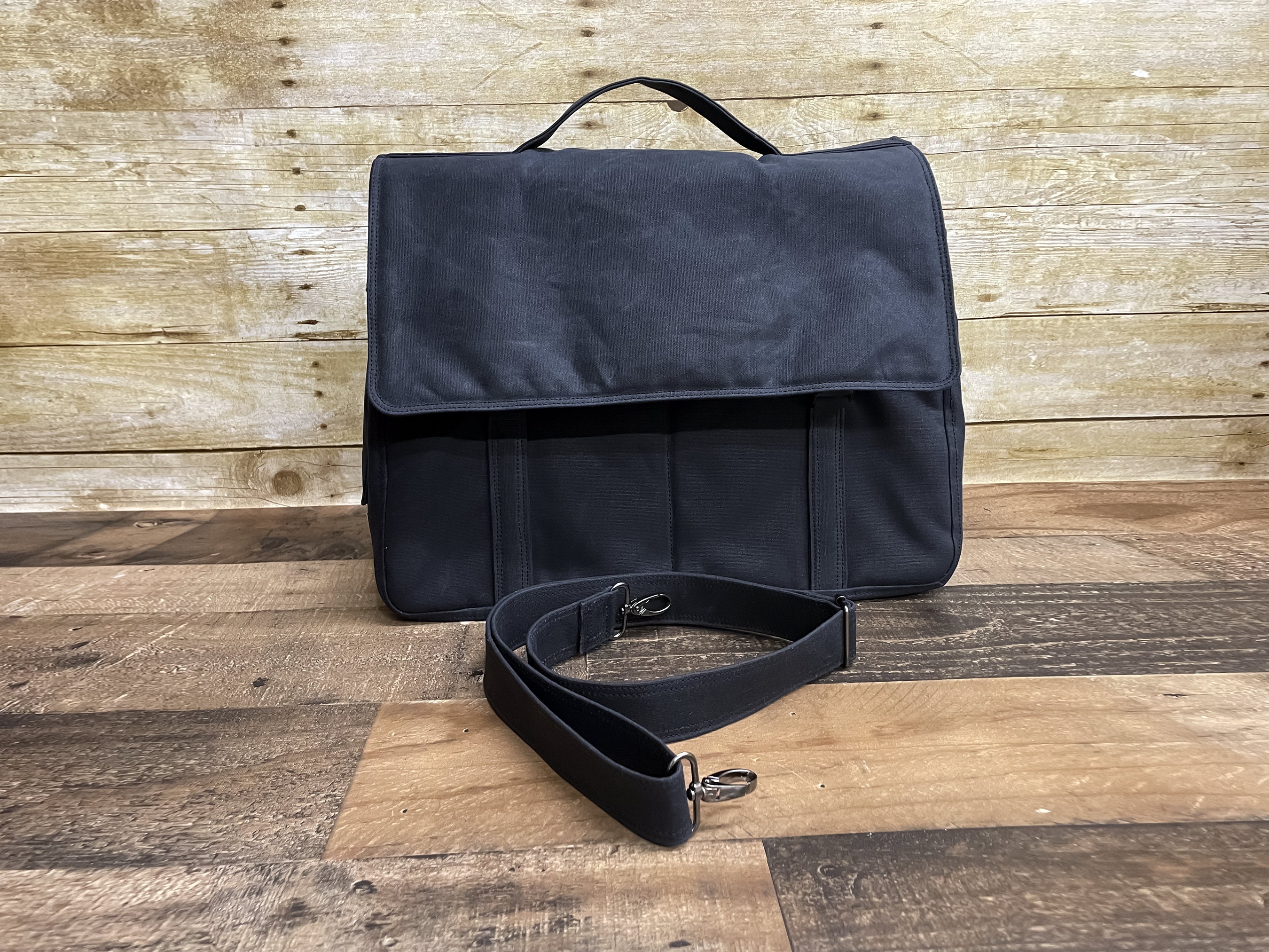Waxed canvas computer bag sale