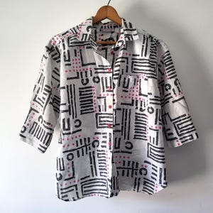Blusa con estampado abstracto de los 80: Camisa vintage oversize con botones, talla XL imagen 1