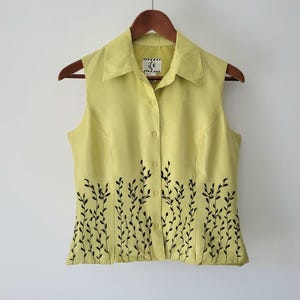 Blusa bordada sin mangas - Seda amarilla - Vintage años 90 - Talla mediana para mujer
