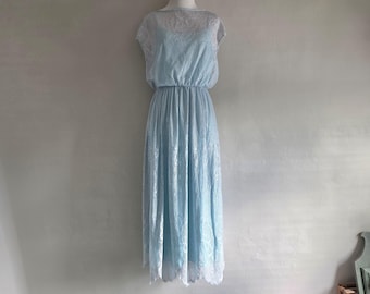 Scallop Hem Lace Dress - Vintage 70s Union Label - Approx Medium