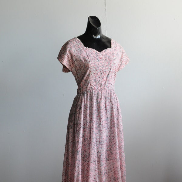 1930's Lightweight Cotton Polka Pot Pink and Charcoal Print Sweetheart Neckline Day Dress Medium