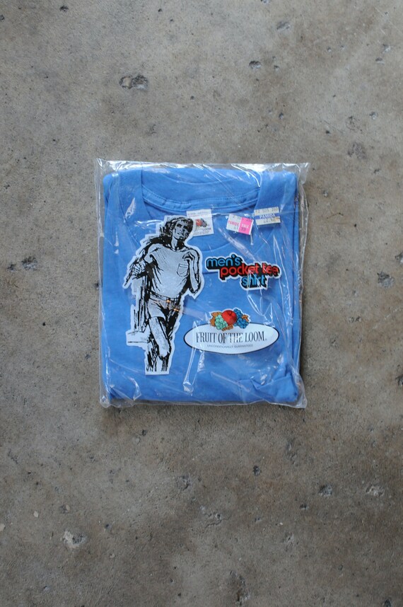 fruit of the loom pocket tees xl