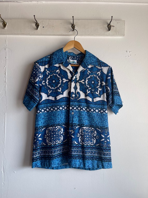 70s Penneys Hawaii Blue and White Patterned Men’s 