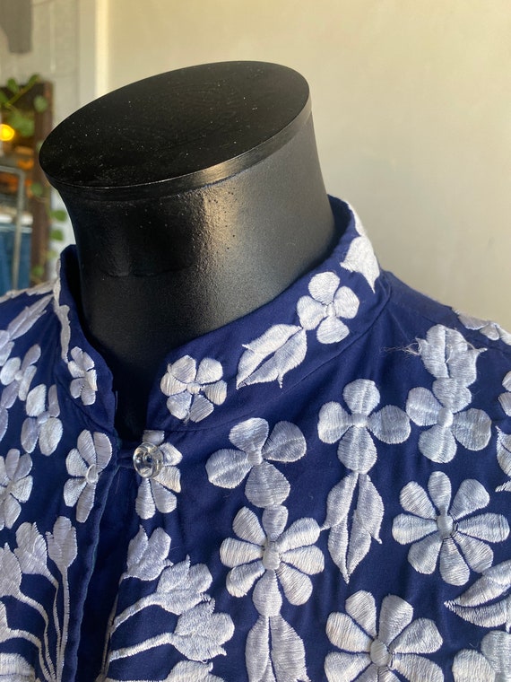 Vintage Dark Blue Floral Asian Embroidered Jacket - image 4