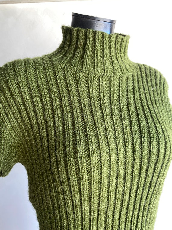 Unbranded 1970s Pea Green Hand Knit Short Sleeve … - image 2