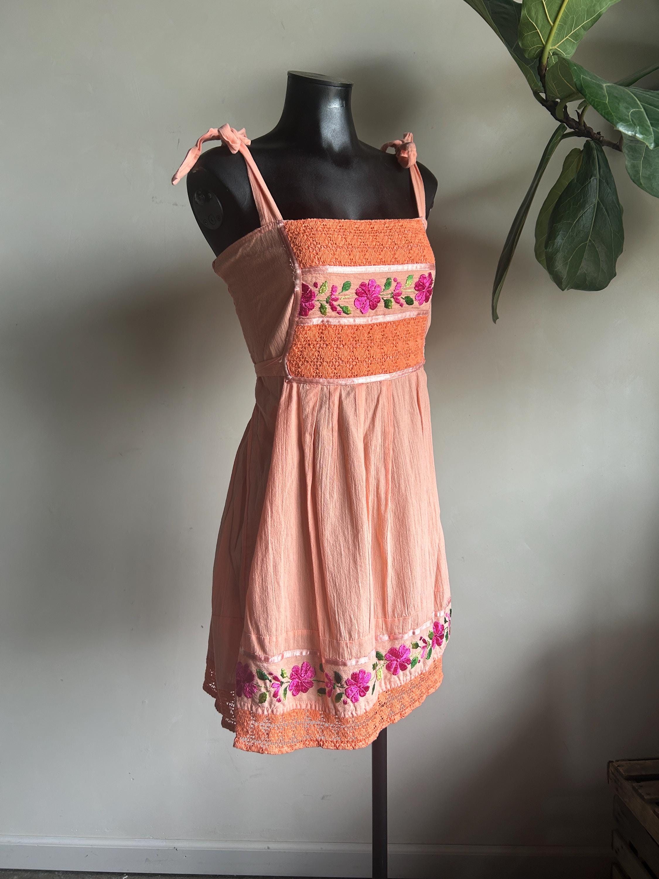 1970s Peach Cotton Floral Embroidered Mini Dress Small