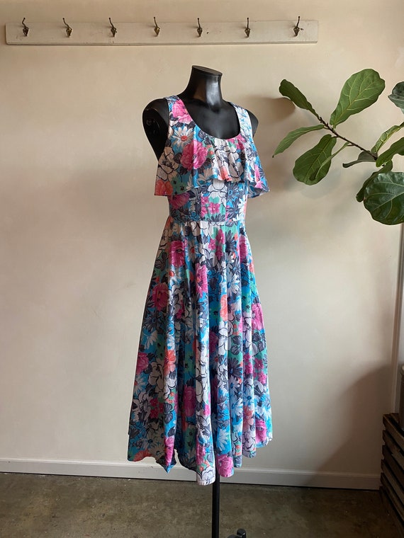 1970s Unbranded Floral Cross Back Midi Dress Small