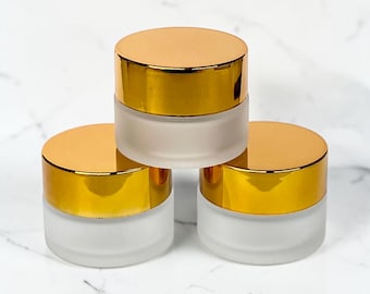Potes de vidro pequenos, vazios e reutilizáveis. Ideais para cosméticos, nail art, artesanato e muito mais. Potes de 5 ou 10 gramas. Disponíveis em grandes quantidades.