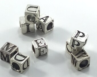 NEW 100//500//1000pcs Mixed Alphabet//Letter Acrylic Cube Beads 6x6mm 7X7mm Choose