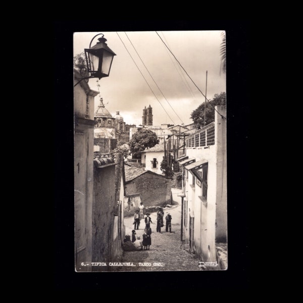 Vintage RPPC Taxco Mexico Street Scene Men In Sombreros / Unused