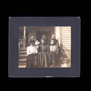 Antique Cabinet Card Photo Edwardian Family Photo With Baby / Outdoor Porch  Photo / 1900s Snapshot