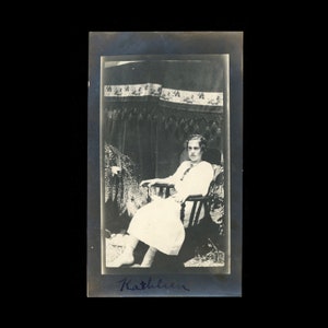 Antique Snapshot Photo Unusual Candid Artistic 1900s Young Girl Outside Note