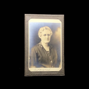 Vintage Photograph / Gelatin Silver Snapshot / Creepy Old Woman Aunt Mary Cronk / 1900s 1920s Photo Saint Louis