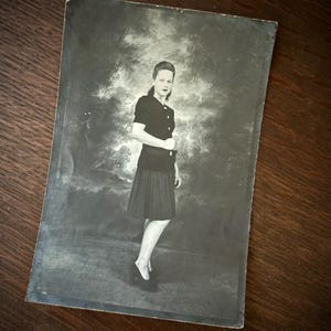 Vintage Snapshot Photo World War 2 Beauty Pin Up Girl Studio Portrait