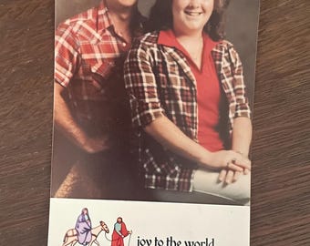 Vintage Snapshot Photo 1980s Couple Merry Christmas From The Kleins! Fun Photo