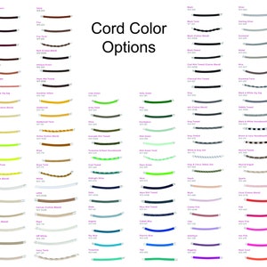 Pu&ograve; includere: Opzioni di colore del cordoncino per la creazione di gioielli. Una tabella con 60 colori di cordoncino diversi, ognuno con un nome e un codice colore corrispondente.