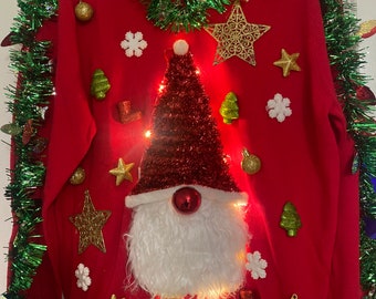 Light-Up Santa Gnome Ugly Christmas Pullover: Kitschige Weihnachtsfeier