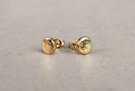Gold Hammered Round Stud Earrings, Vermeil Stud Earrings, Tiny Gold Studs,  Recycled Silver, Gold on Silver Earrings, Hammered Round Earrings - Etsy  Norway