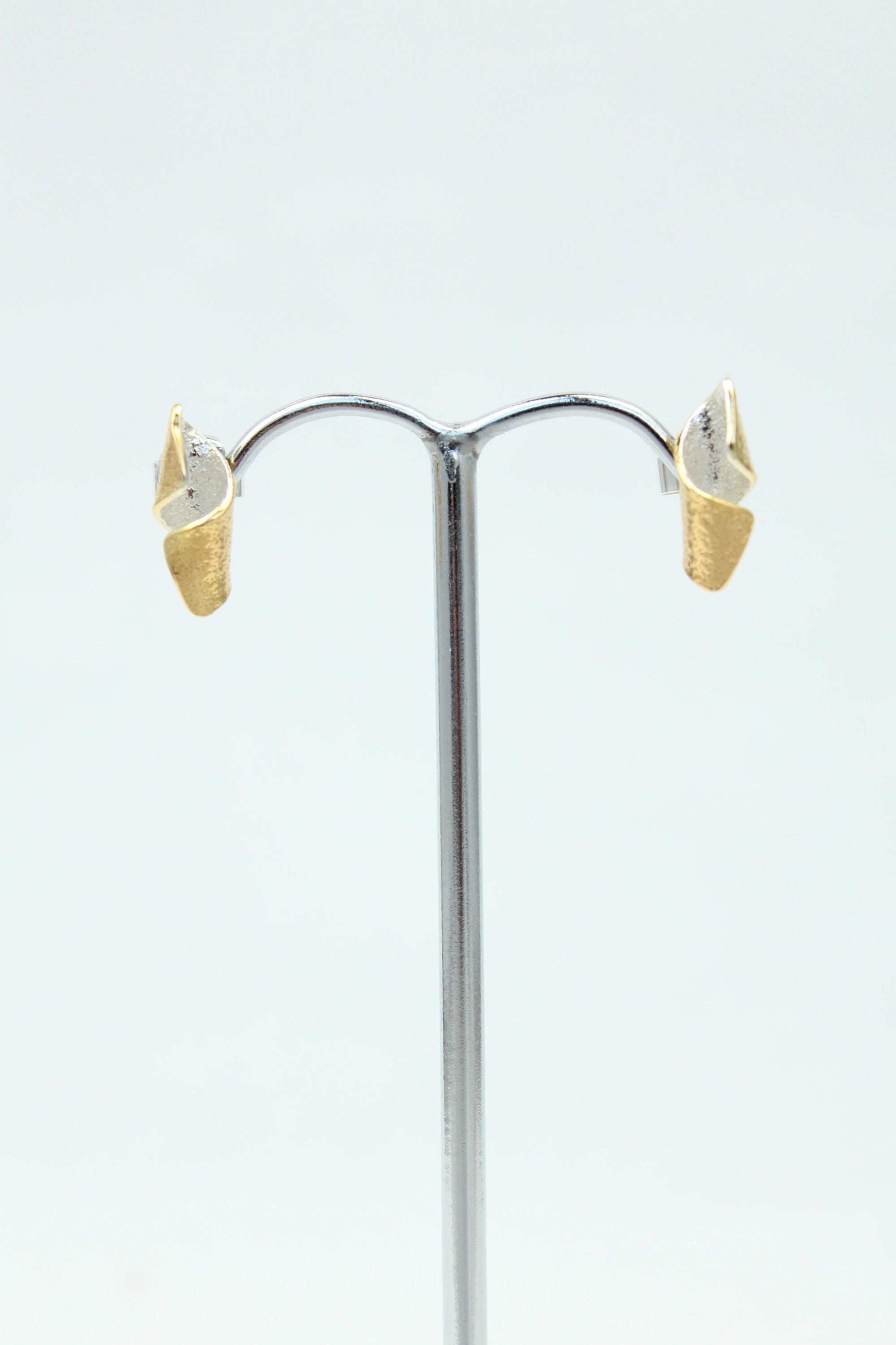 Gold and silver studs deals