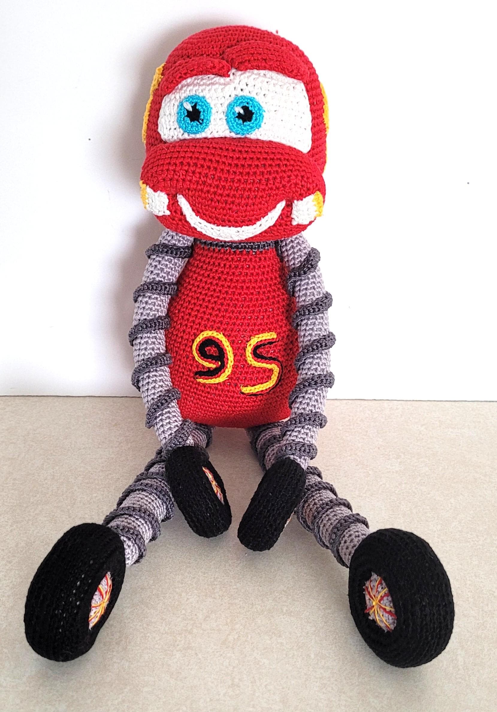 Finished crochet toy McQueen Lighting ("CARS")