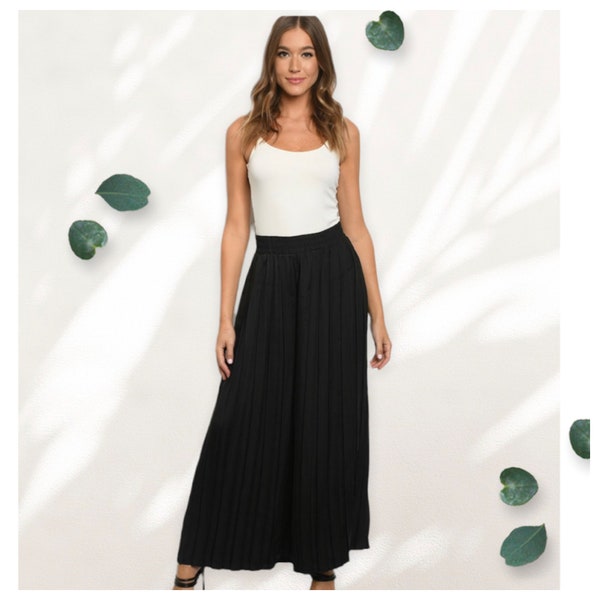 Super Wide-Leg Pleated Black Palazzo Pants