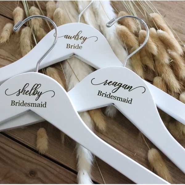 set of 8 bridesmaid hangers, Personalized engraved Bridesmaid Hangers, Wedding Dress Hanger, Engraved Bridesmaid Hanger