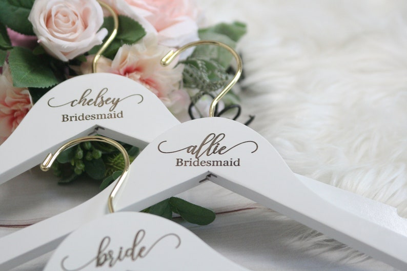 set of 6 bridesmaid hangers,  Personalized engraved Bridesmaid Hangers, Wedding Dress Hanger, Engraved Bridesmaid Hanger 