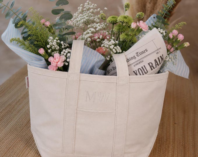 Personalized Monogram Tote Bag Zipper Top Personalized canvas Tote Bag Beach Tote Bridesmaid Bag