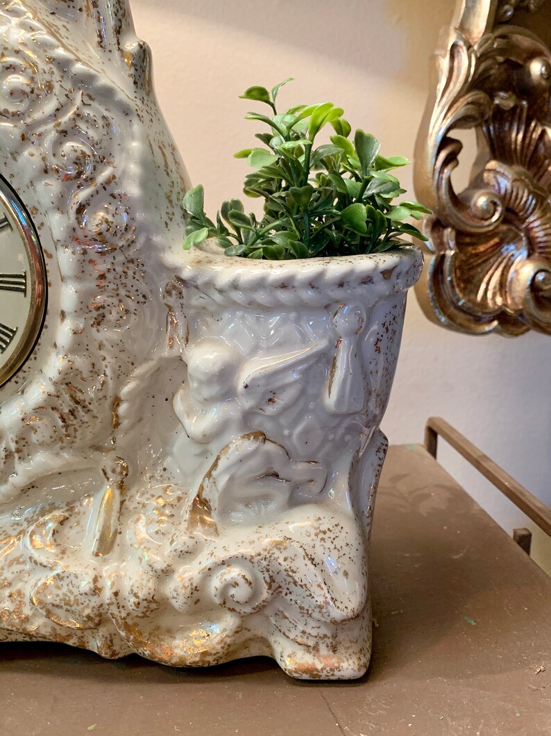 Lighting Art Decor Lamp Hollywood Regency Lamp Le Mieux China Hand Decorated 22 Karat Gold Lamp With Lanshire Movement Clock And Planters Home Living Lighting Art Decor Lamp Hollywood Regency Lamp Le Mieux China Hand Decorated 22 Karat Gold Lamp With Lanshire Movement Clock And Planters Home Living