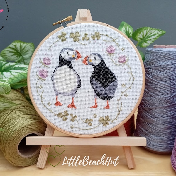 Kit punto croce, Pulcinelle di mare, Schema punto croce moderno, Kit punto croce con disegno di uccelli, Bellissimi fiori di trifoglio, Schema ricamo, Scozzese