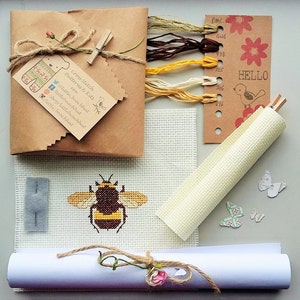 Kits de point de croix, abeille, abeille, sauve les abeilles, modèles de point de croix, kits de broderie, motifs de broderie, point de croix facile, petit cadeau image 4