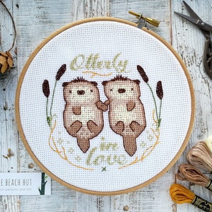 Wedding embroidery kit, otters, cross stitch, embroidery gift, wedding cross stitch, sewing kit, wedding gifts, easy embroidery, DIY kit