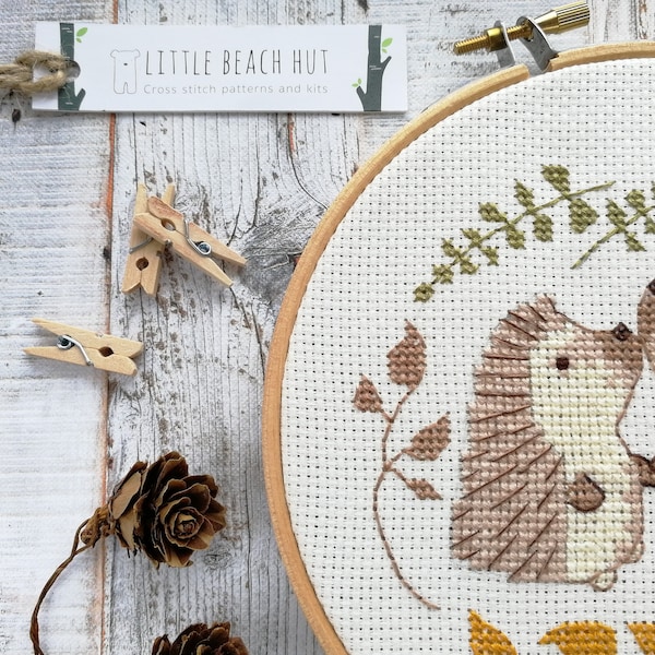 Hedgehog cross stitch pattern, PDF pattern, kissing animals, embroidery pattern, cross stitch guide, modern embroidery, love, wedding gift