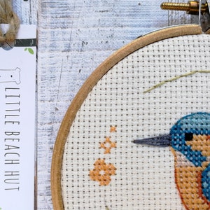 Little kingfisher cross stitch pattern, PDF pattern, instant download, bird gift, bird lovers present, small cross stitch, teal design, DIY image 1