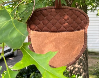 ITH Quilted Acorn Potholder o file di disegno del ricamo Trivet per l'utilizzo con una macchina da ricamo