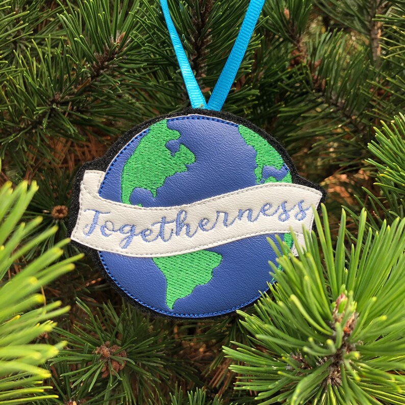 Ith Christmas Ornaments 