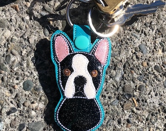 In The Hoop キーフォブ ボストンテリア、犬動物機械刺繍デザイン