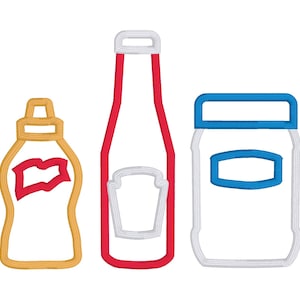 Może przedstawiać: Trzy butelki z przyprawami: żółta butelka z musztardą, czerwona butelka z ketchupem i biały słoik z niebieską pokrywką i etykietą.