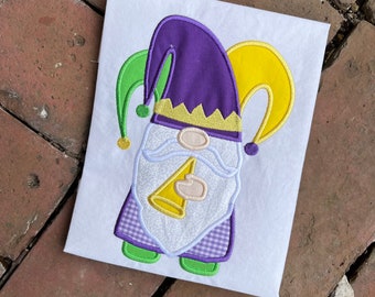 Mardi Gras Gnome Applikation Stickmusterdatei für die Verwendung mit einer Stickmaschine, Jungen Applikationsdesign