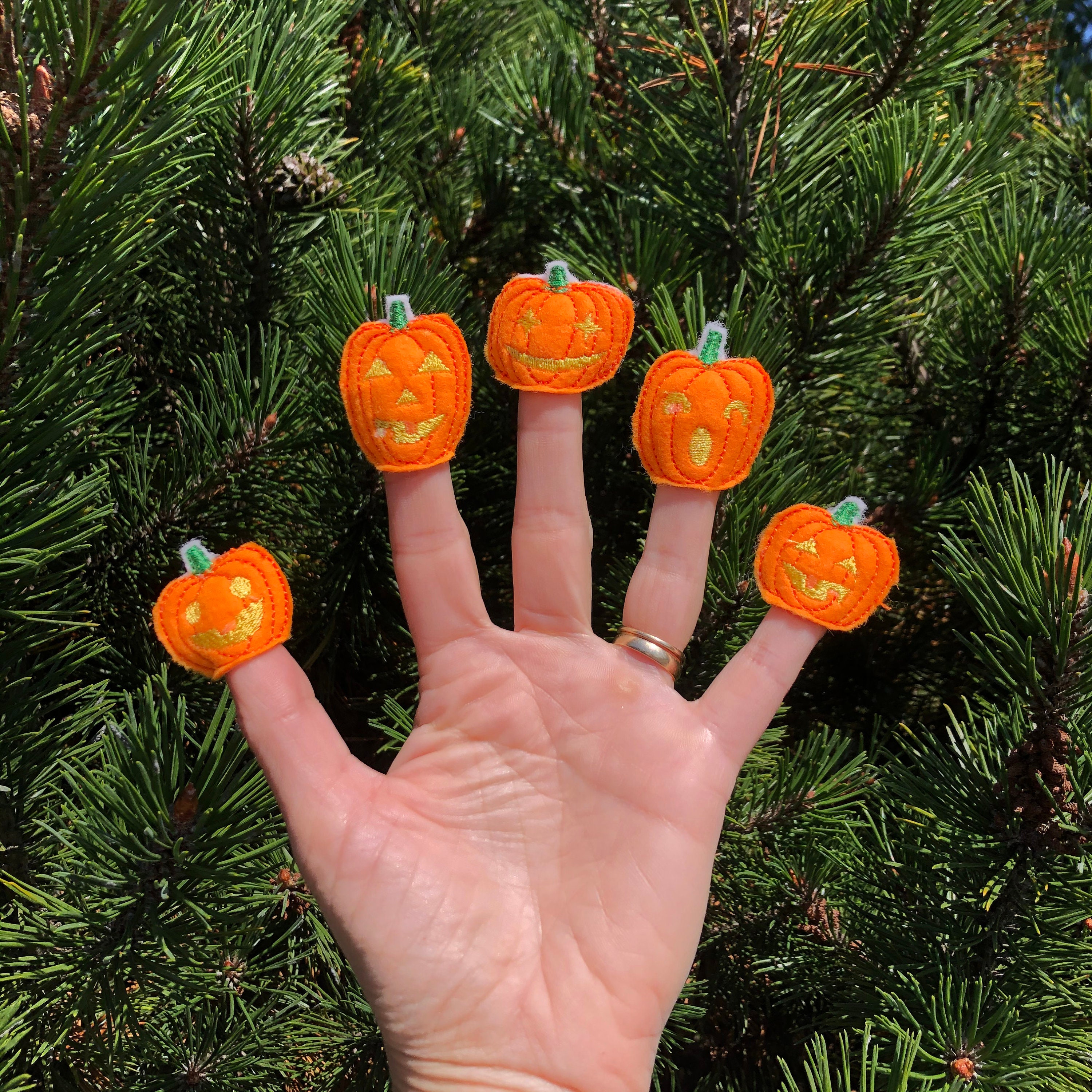 ITH Pumpkin Finger Puppets Set of 5 Embroidery Design File for Use With ...