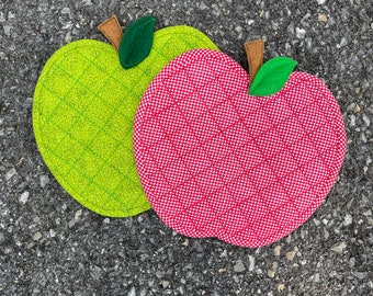 File di disegno ricamo ITH Quilted Apple Potholder o Trivet per l'utilizzo con una macchina da ricamo