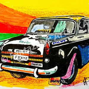 Puede incluir: Ilustraci&oacute;n colorida de un taxi vintage negro y amarillo, probablemente un modelo Padmini, con la palabra "Mumbai" visible. La obra presenta un fondo vibrante de tonos rojos, naranjas y amarillos, con la matr&iacute;cula "F5XYZ DELUXE".