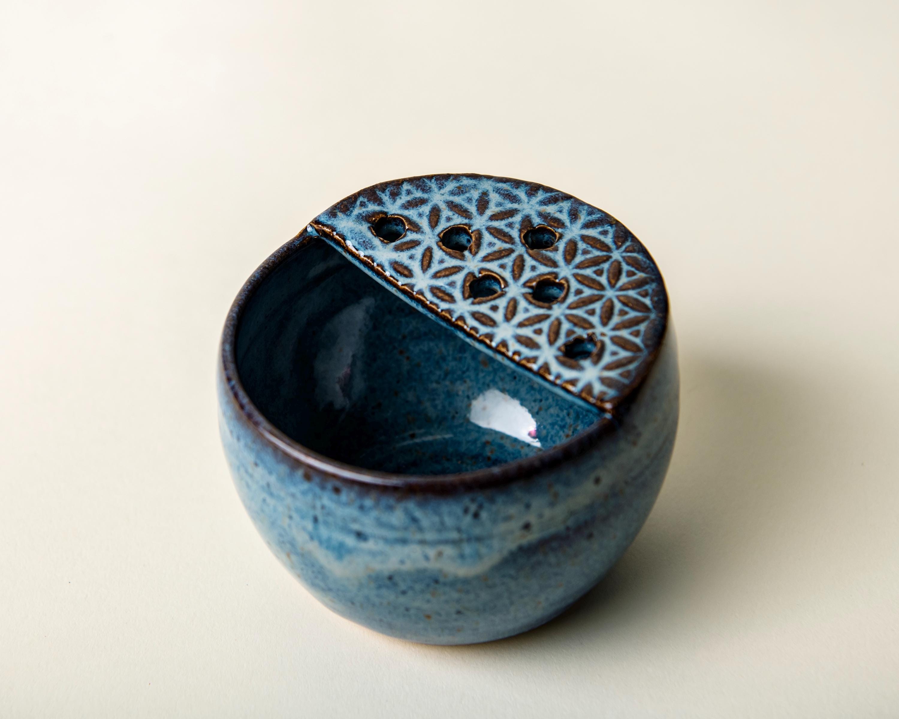 Small Ceramic Strainer / Colander Berry Bowl with 1/2 Lid