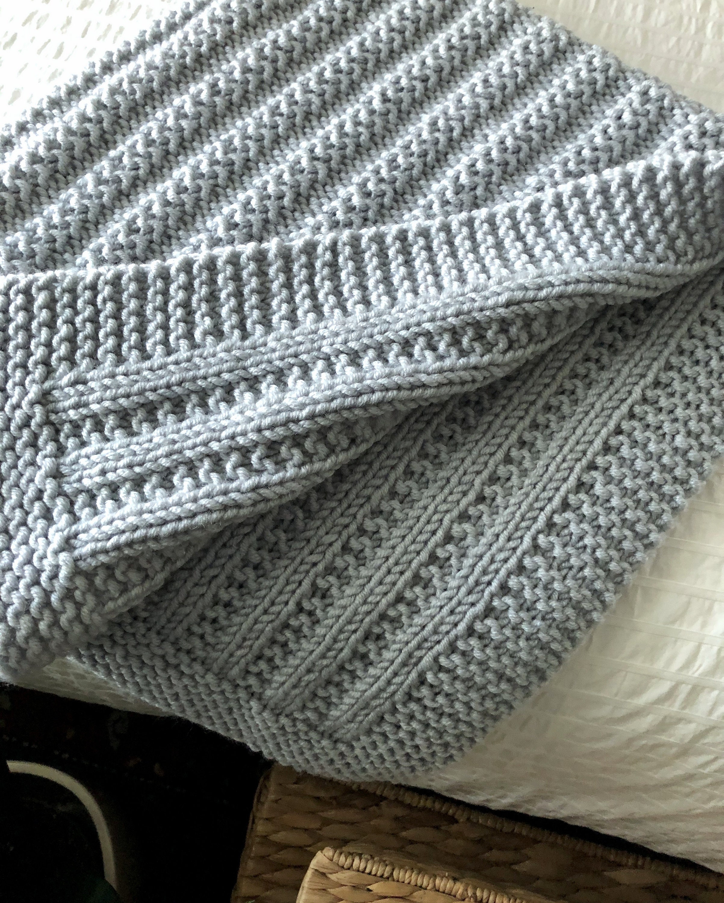 Game Time: Easy Reversible Chunky Blanket and Scarf Knitting