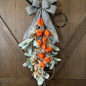 Fall Swag / Orange Velvet Pumpkin Swag / Pumpkin Swag / Fall Farmhouse Swag / Teardrop Fall Swag