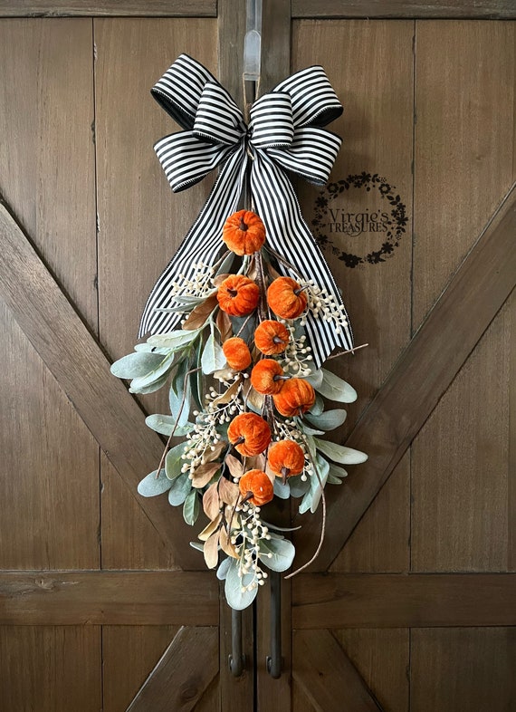 Fall Swag / Orange Velvet Pumpkin Swag / Pumpkin Swag / Fall Farmhouse Swag / Teardrop Fall Swag
