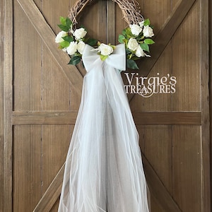 Bridal Shower Wreath, White Rose Wreath, Wedding Shower Wreath, Wedding Veil Wreath, Wedding White Tulle Door Decor, Wedding Wreath, Roses