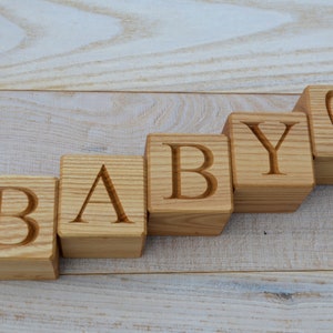Bloques de madera personalizados de 1,6'', bloques con nombre para bebé, regalo de cumpleaños para baby shower para niños, bloque de letras del alfabeto de madera grabado, bloque de guardería ABC
