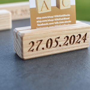 20 gepersonaliseerde houten tafelnummerhouders voor bruiloft en feest, aangepaste rustieke tafelnummerhouder, restauranttafelnummerhouder