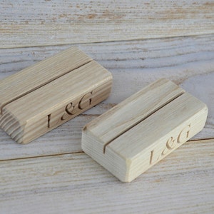 40 Personalized Wood Place Card Holders for Weddings, Wedding Favor, DIY Rustic Photo Holders, Custom Cafe or Restaurant Menu Holder